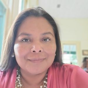 Meet your Posher, Joletta